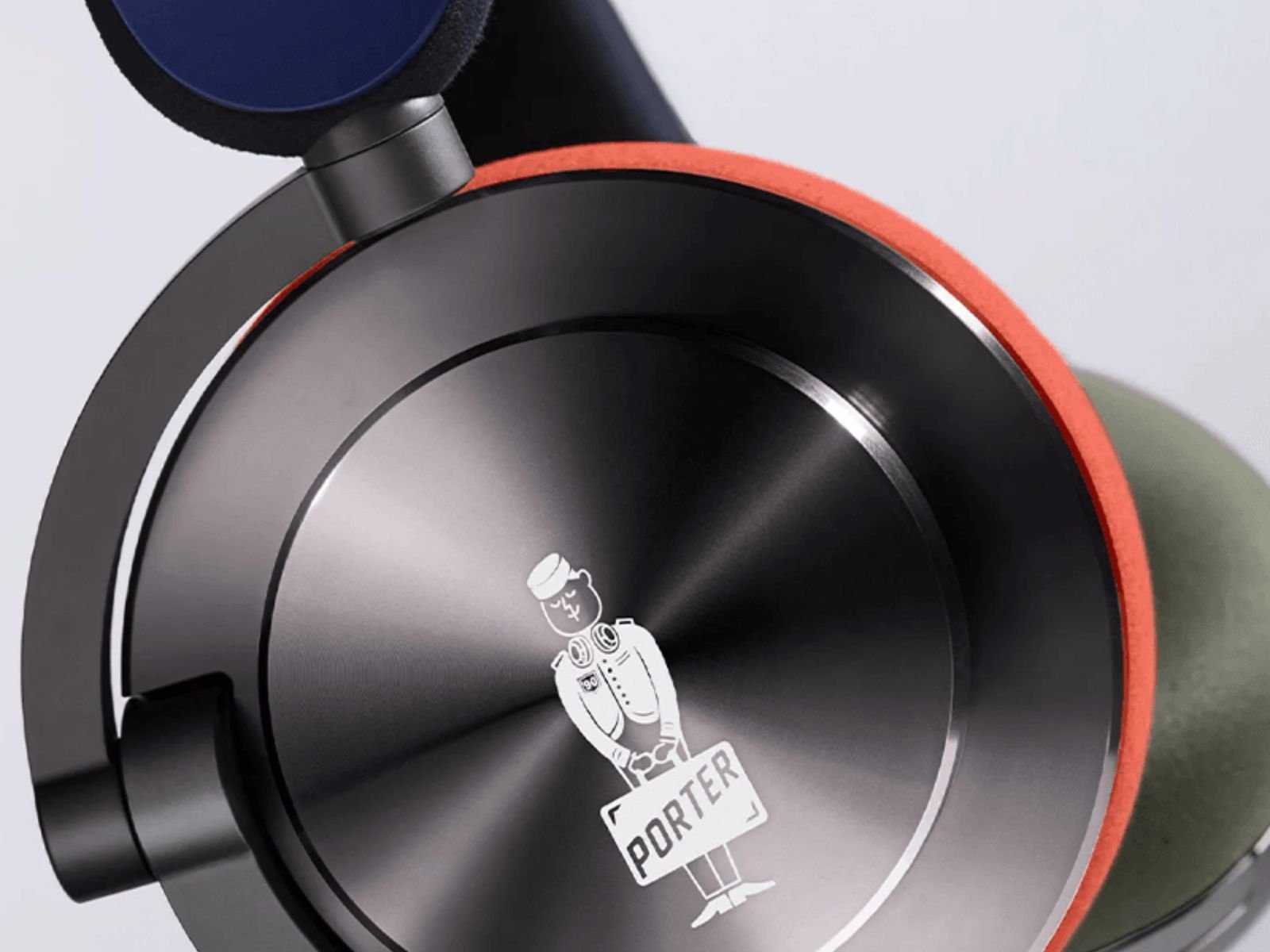 Dyson x PORTER OnTrac Set